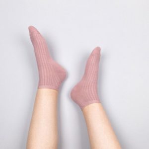 Moe vrúbkované členkové ponožky Ružové